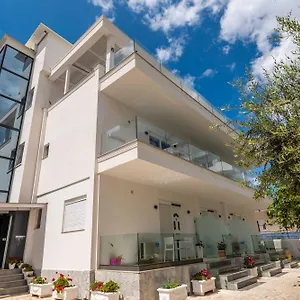 apartments-margarita-ksamil.albaniahotels.org/